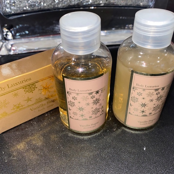 BODY LUXURIES 3PC. VANILLA SUGAR BATH SET - Picture 3 of 4